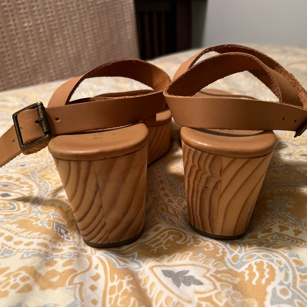 👡 Nisolo “Sarita” Wooden & Leather Wedge Sandal 🌞 - Picture 5 of 10